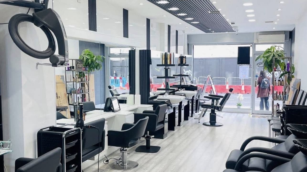 KD Barbers salon chair and mirror setup